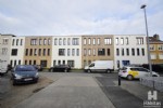Verrassend ruim 1 slaapkamer appartement op de gelijkvloerse verdieping van de recent gerenoveerde "Sea Gardens Residence", rustige ligging aan de rand van Wenduine, nabij het duinbos. Dit ongemeubeld appartement biedt u een ruime woonkamer, gericht naar de centrale ontmoetingsplaats op het groene binnenplein, ingerichte open keuken, inkomhall, bergplaats met de cv gaswandketel, ruime badkamer met douche, toilet en aansluiting wasmachine en 1 ruime slaapkamer. In de kelderverdieping is er een private autostandplaats en een fietsenberging (inrit via de Ringlaan). Dit appartement is onmiddellijk beschikbaar; bij de vermelde huurprijs komen er geen bijkomende kosten gebouw/syndic. (23/029)